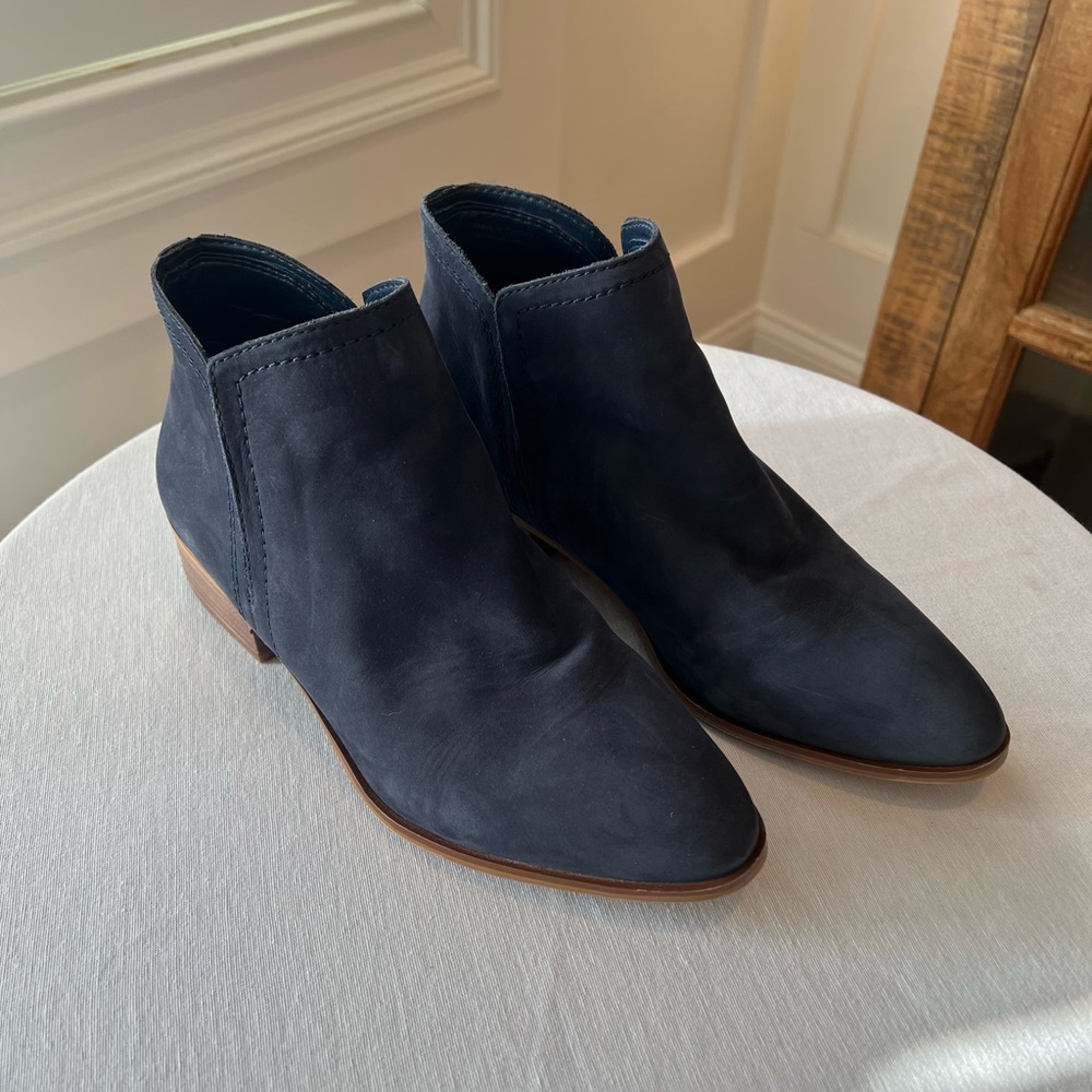 ALDO Gweria bootie, Navy blue, US size 9, EU 40, UK 7.